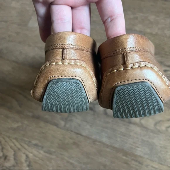 G.H. Bass & Co. Women’s Tan Loafers - Picture 3 of 6